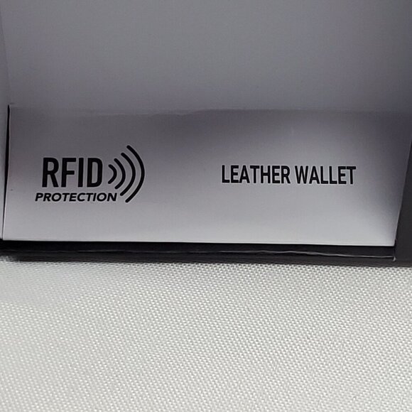 True Religion Mens Black Leather Wallet Trifold RFID Protection & Gift Box - Picture 4 of 4